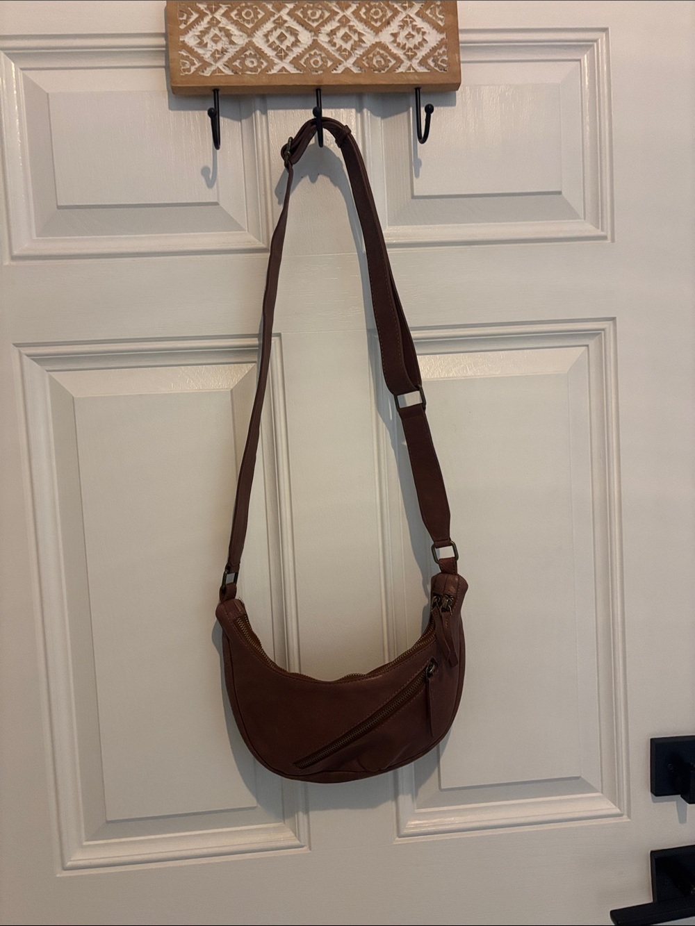 Born cognac 100% Leather Baguette Vintage Y2K Purse/Shoulder Bag 12x5 excellent